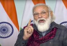 नरेंद्र मोदी ने आंदोलनकारी किसानों को बड़ा किसान बताया और कहा कि नए कानून छोटे किसानों के हित में हैं